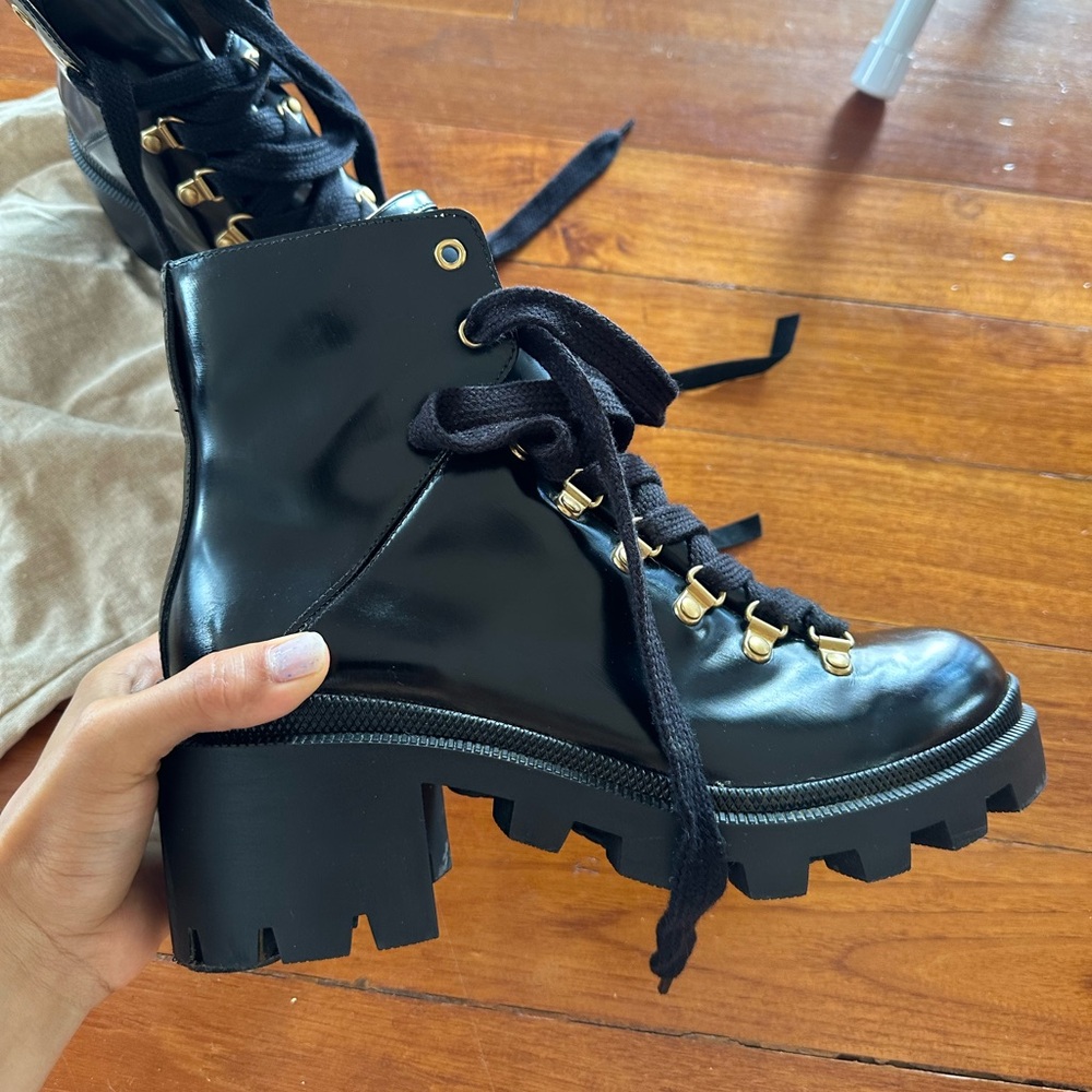 Gucci Leather ankle boot with Sylvie Web *sale*